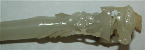 A Chinese pale celadon jade hair pin, 18th / 19th century, 17.7cm